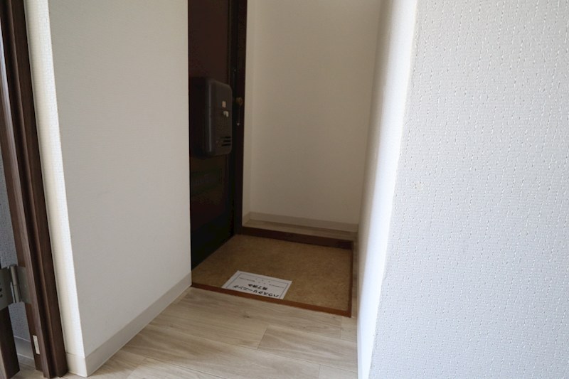 RA・CREW九条（ラ・クルー） 玄関