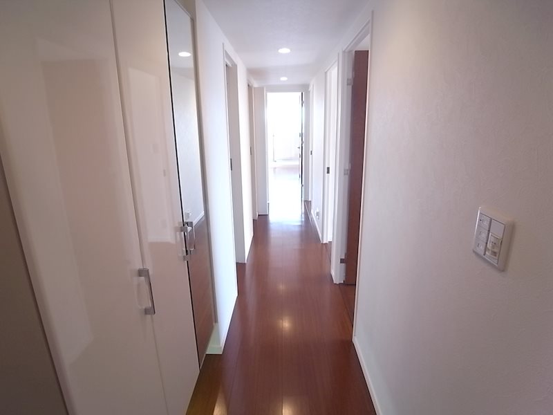 レイセニット奈良グラン・ヴェルジェ 玄関