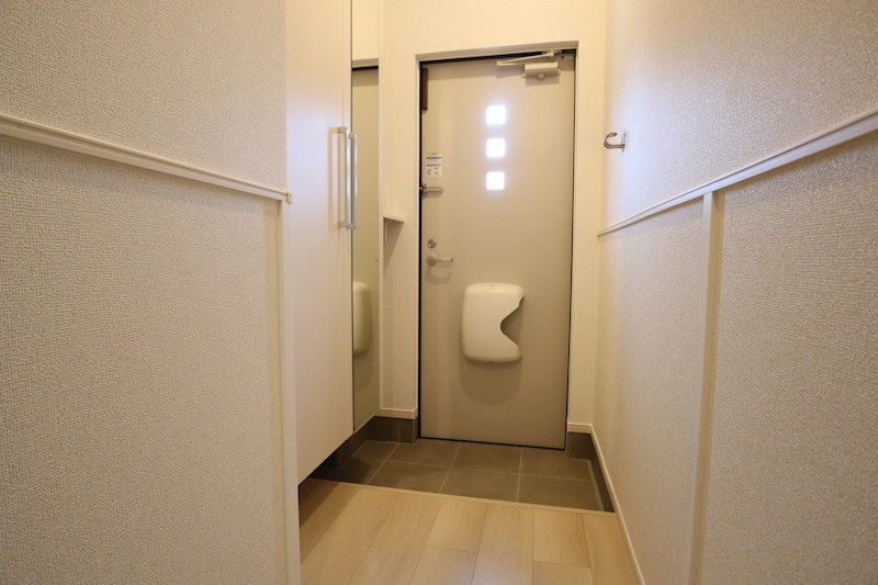 ゴールドメゾン 玄関