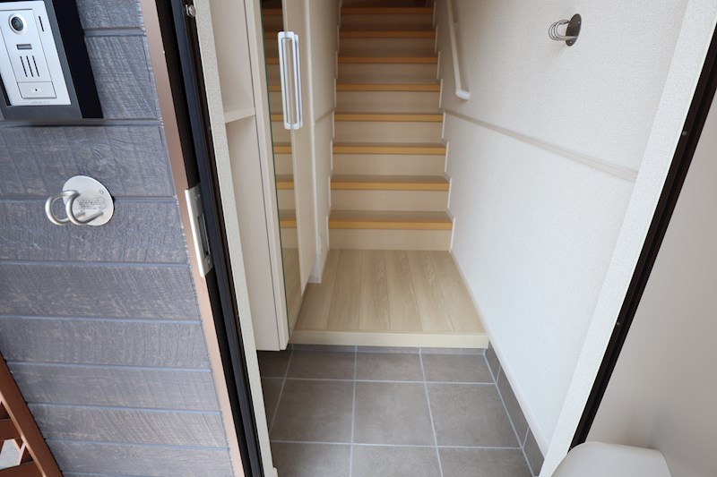 ゴールドメゾン 玄関