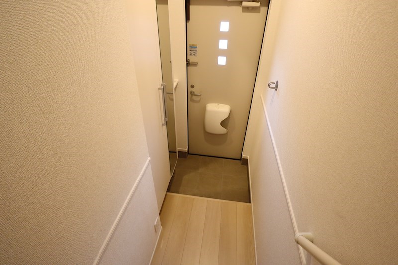 ゴールドメゾン 玄関