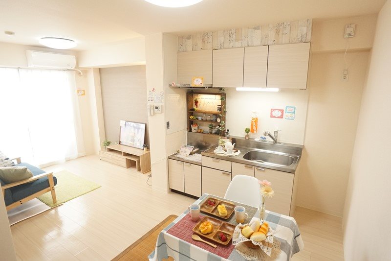 メゾンパレス新大宮 リビング