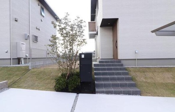 フォレストメゾン橿原和田町A・B棟 玄関