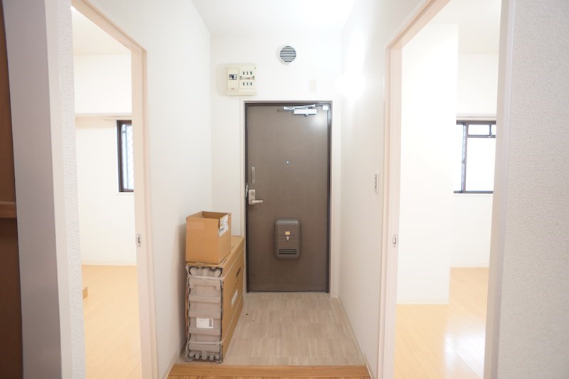 グランドパレス学園前 玄関