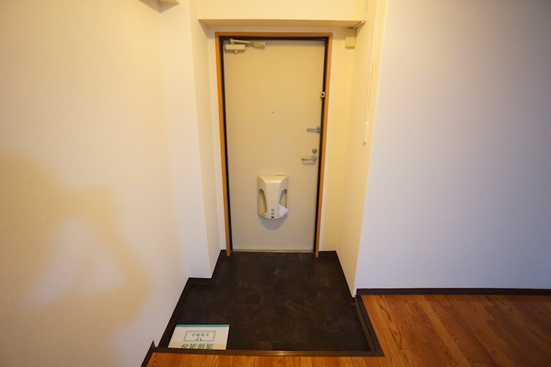 ルミエール新大宮 玄関