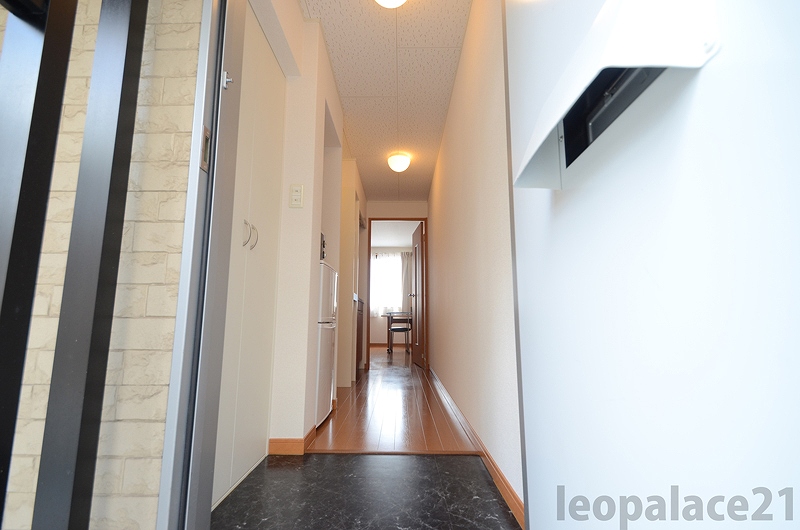 レオパレス富堂 玄関