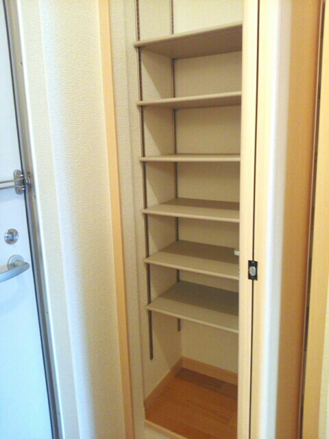 エアリーイースト 玄関