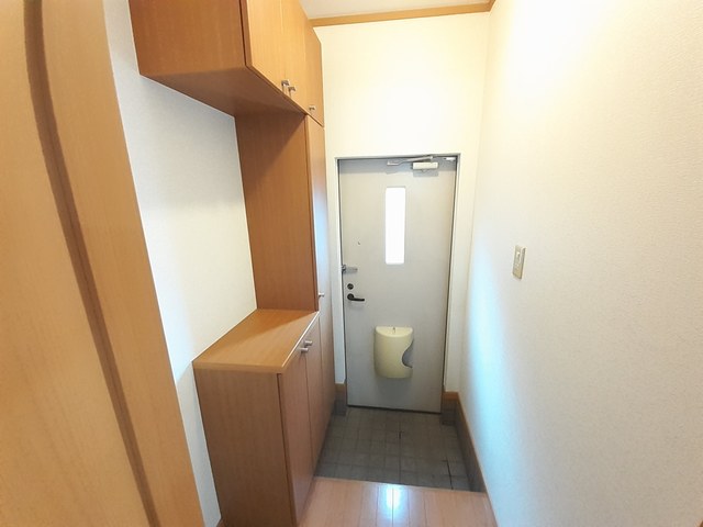 メゾンブローテ 玄関