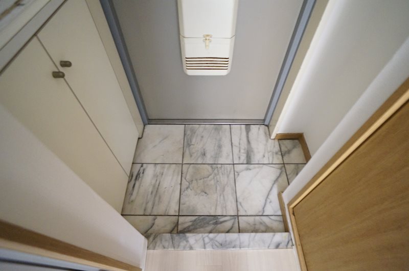 シティパレスJR奈良P-7 玄関