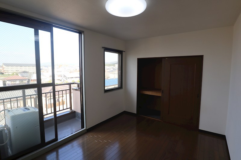 米田マンション ベッドルーム