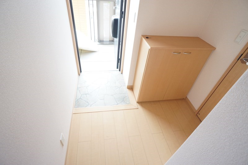 コム　アニモ 玄関