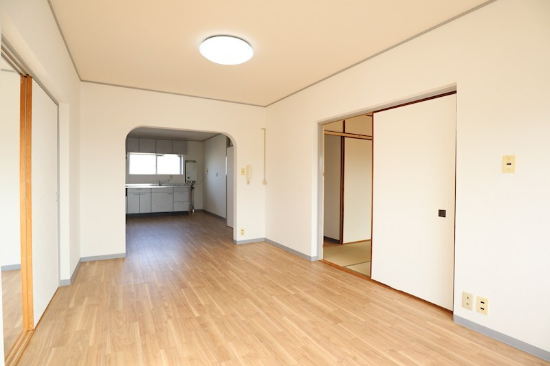 近鉄東生駒ガーデンハイツ　M棟 リビング