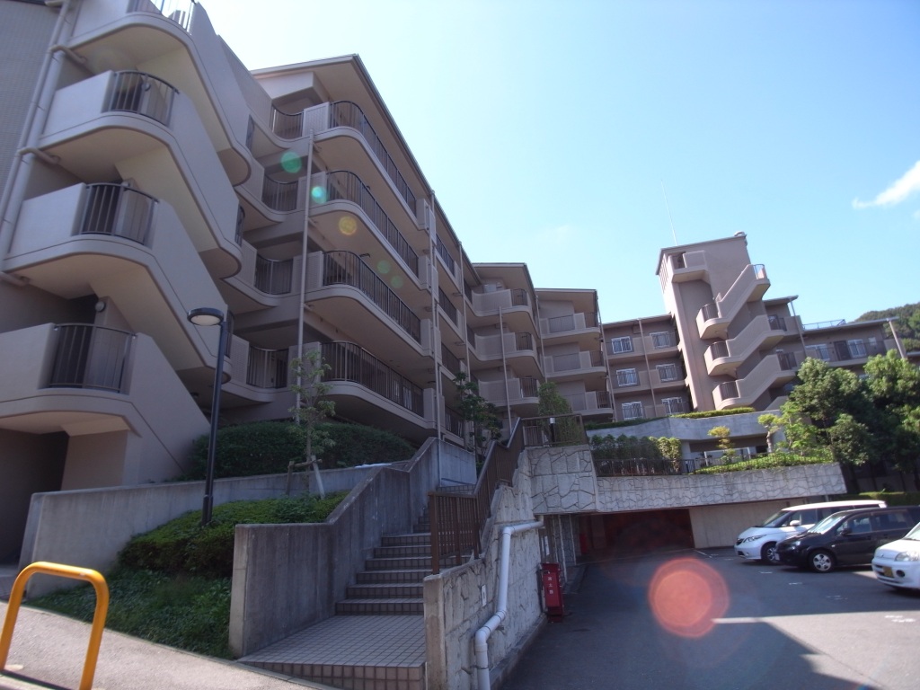 グランドビスタ生駒 613号室 外観