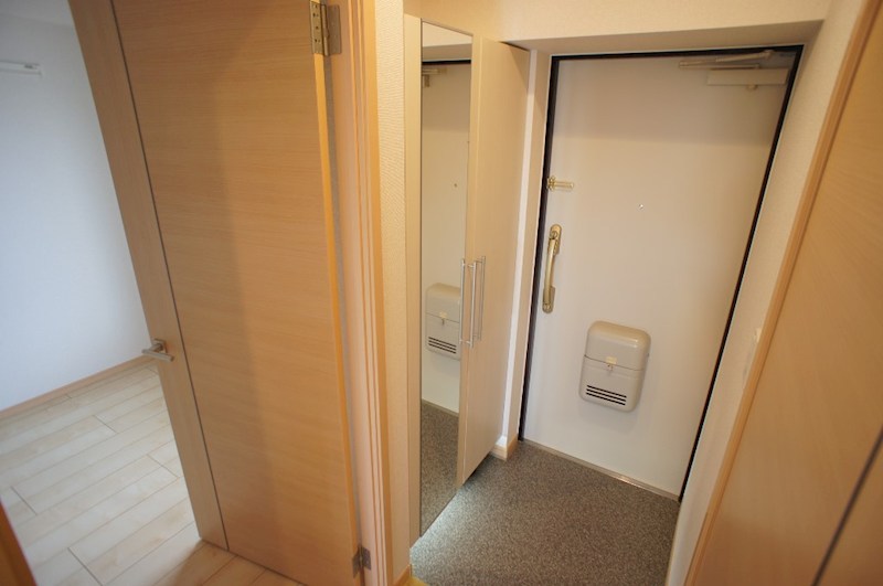 カーサレイメイ　Ｂ棟 玄関