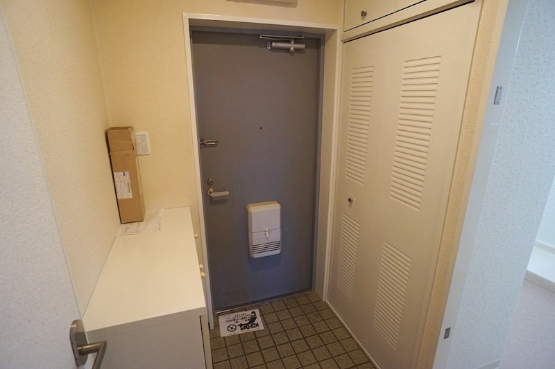 グランドパレス新大宮 玄関