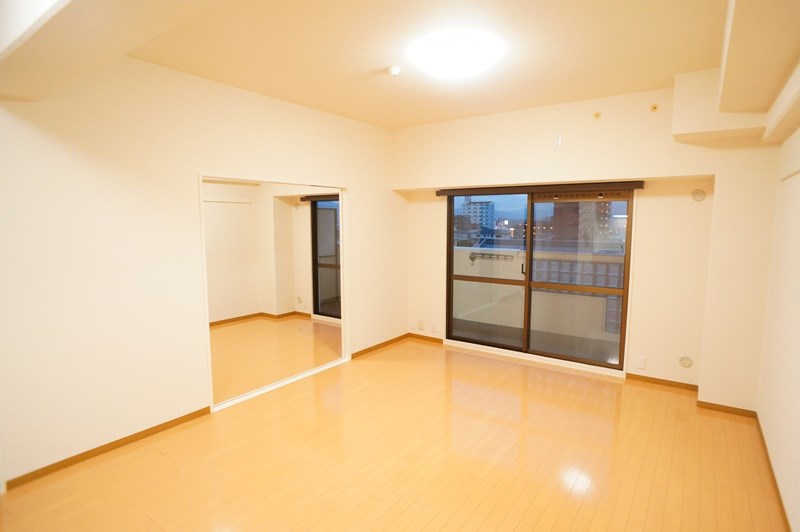 グランドパレス新大宮 リビング