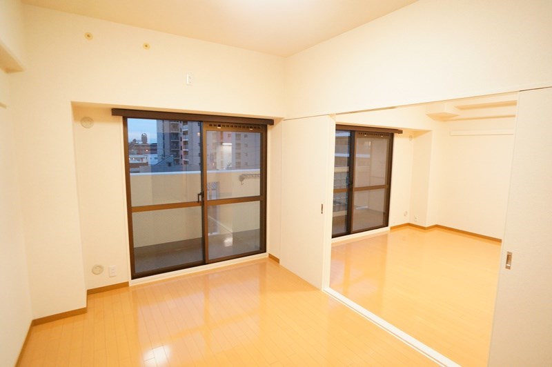 グランドパレス新大宮 ベッドルーム