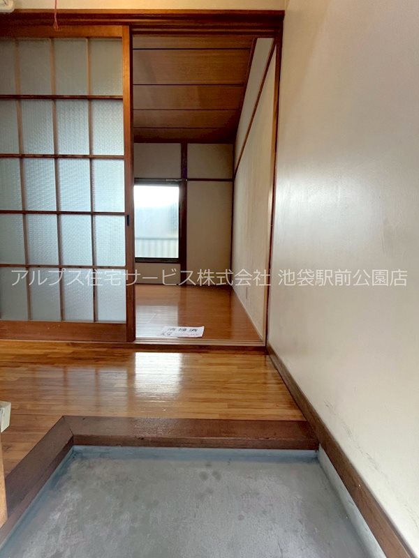 栄荘 玄関