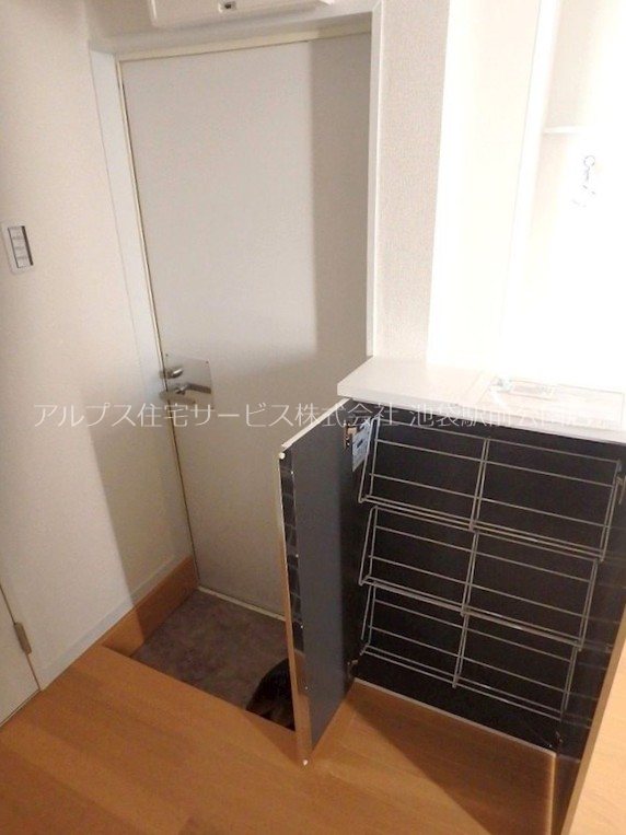 アーバンパレス６号館 玄関