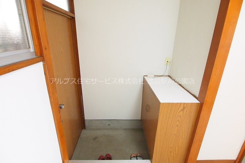 東京都豊島区南長崎４丁目８－１ 玄関