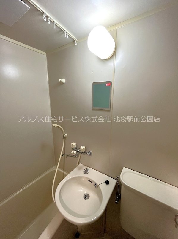 ドエル目白 洗面所