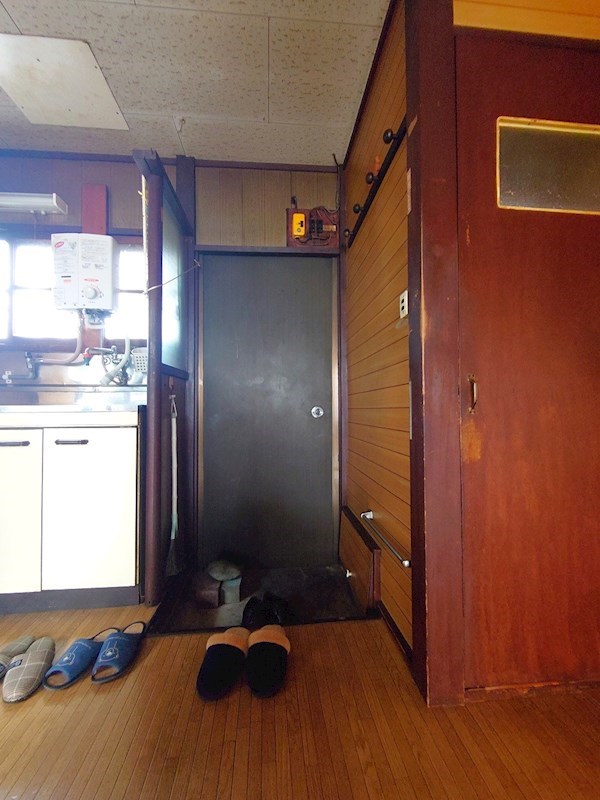 旭ハウス 玄関