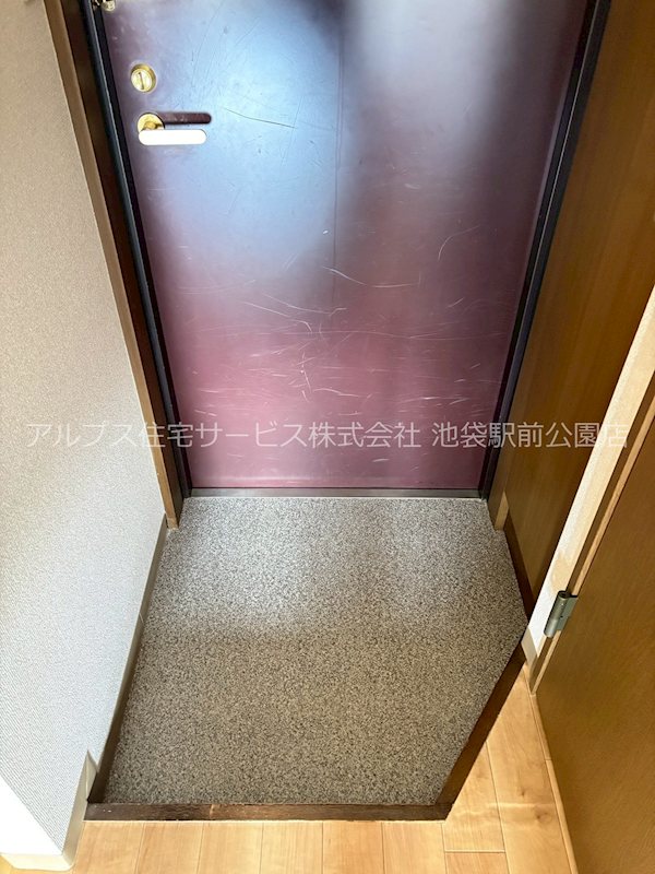 ドミール板橋本町 玄関