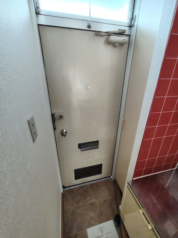 リヴレーヌ壱番館 玄関