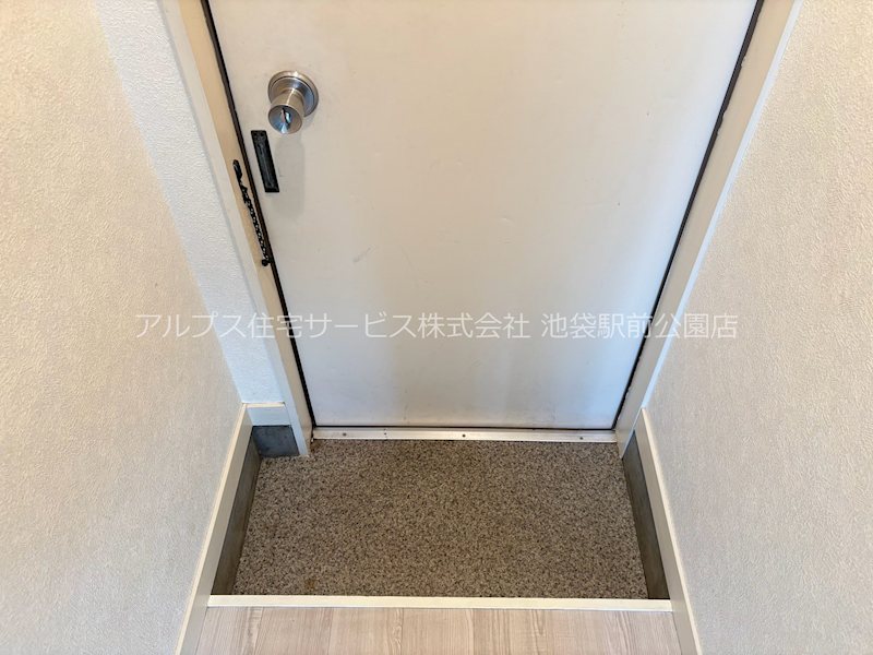 プラザドゥモーリスB棟 玄関