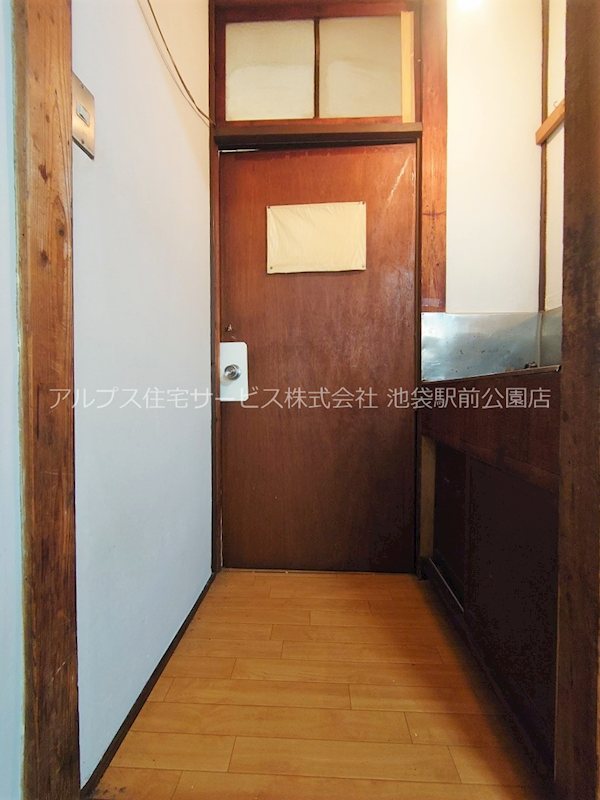 くれない荘 玄関
