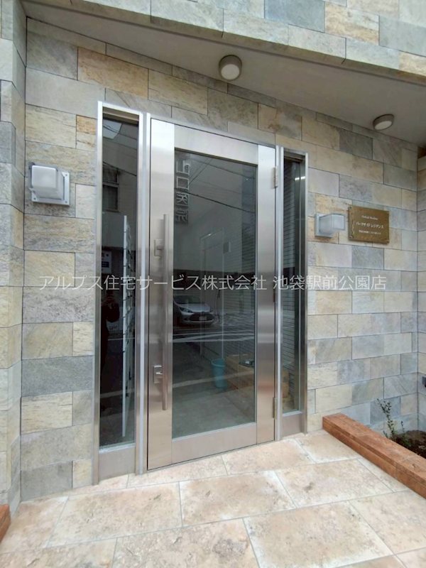 Parkside Residence エントランス