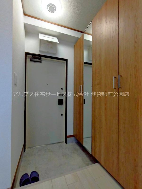Parkside Residence 玄関