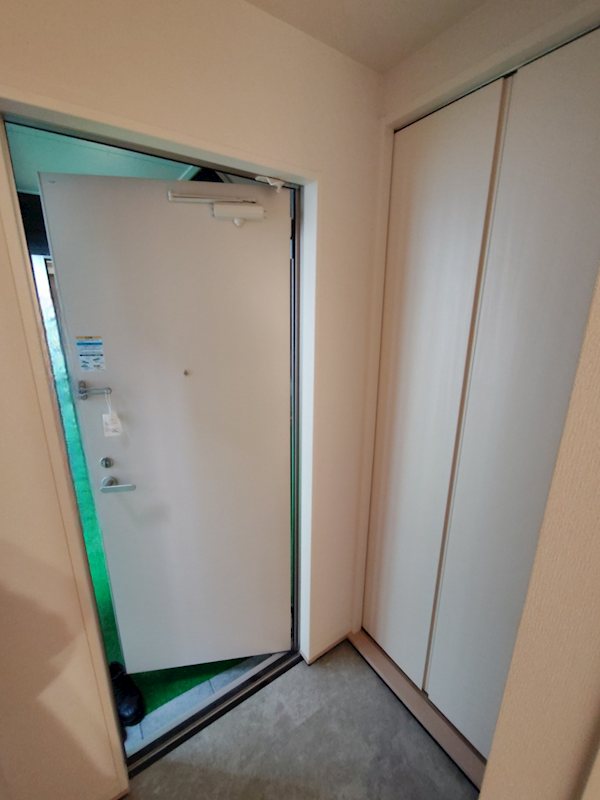 HIKARI 玄関