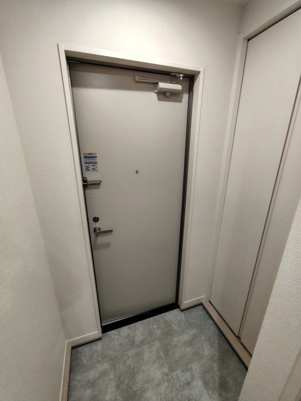 HIKARI 玄関