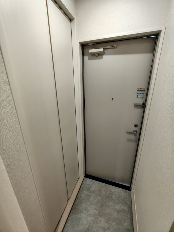 HIKARI 玄関