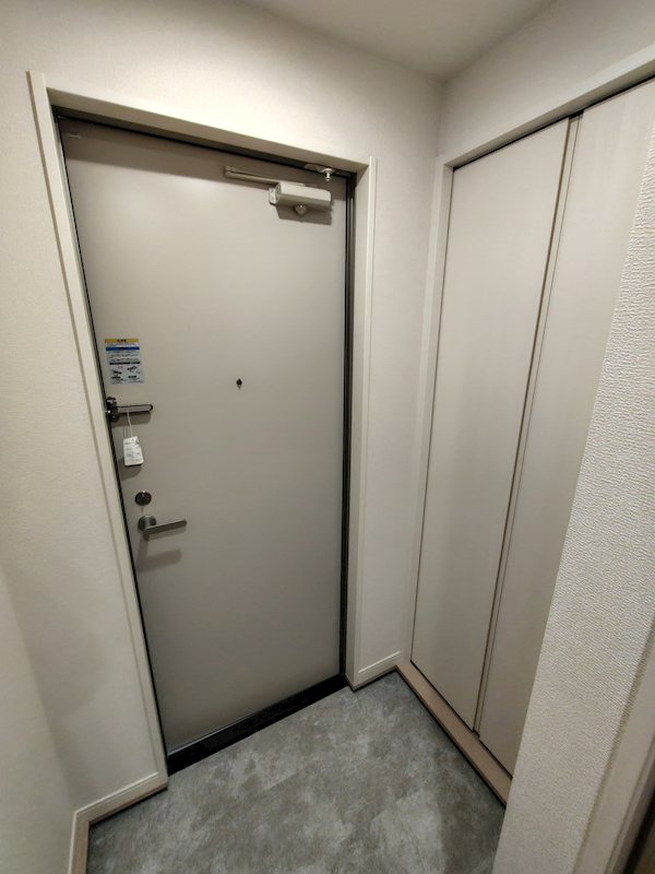 HIKARI 玄関
