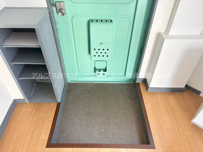 浅野ビル 玄関