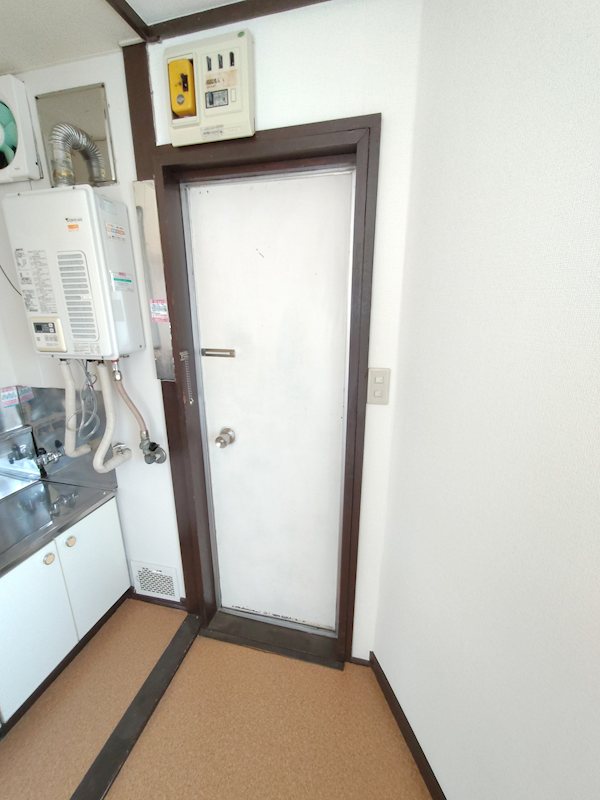 ハウス鈴一 玄関