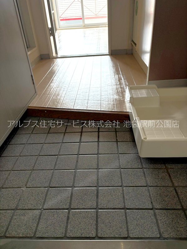 カーサすみれ 玄関