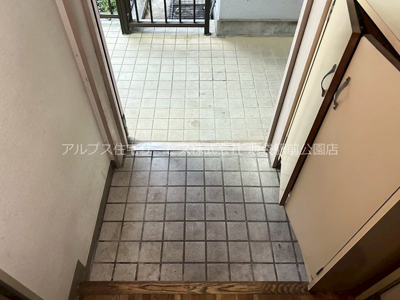 ヒバリアーバンヒルズ 玄関