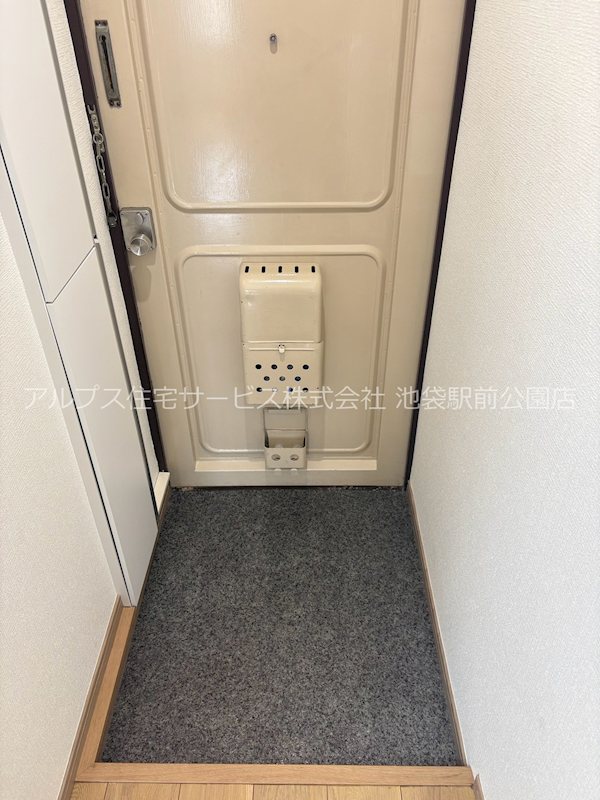 文化ビル 玄関