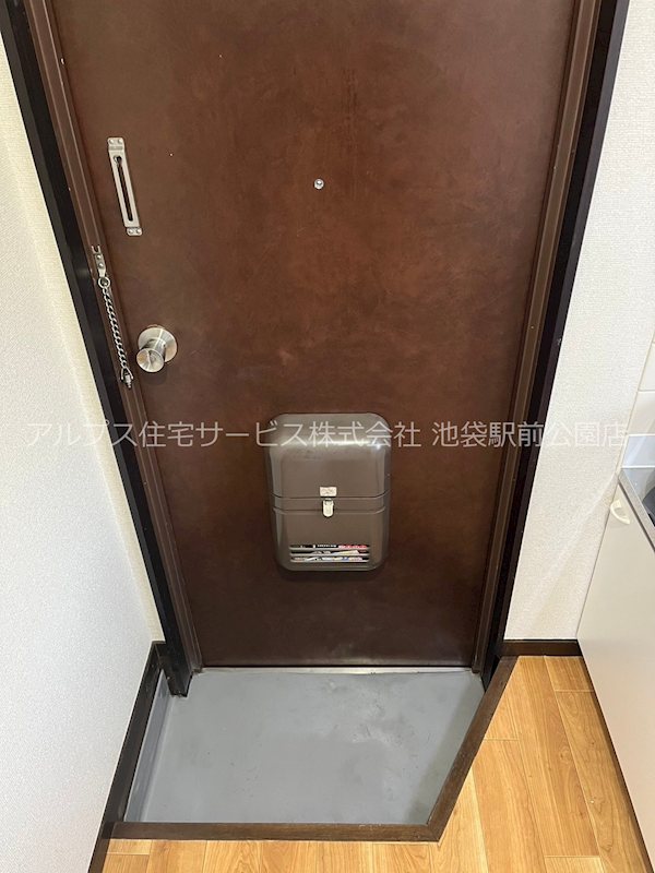 アークビル新中野 玄関