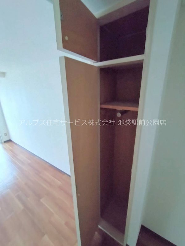 西ビル 収納