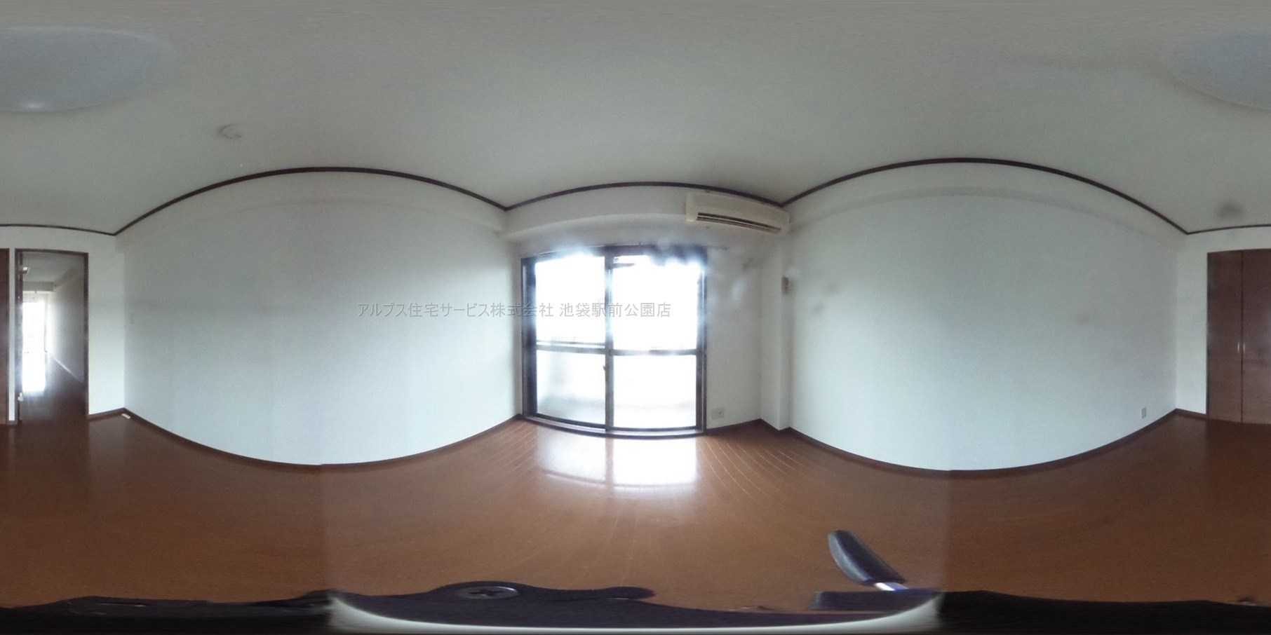 ロアール新大塚 洋室