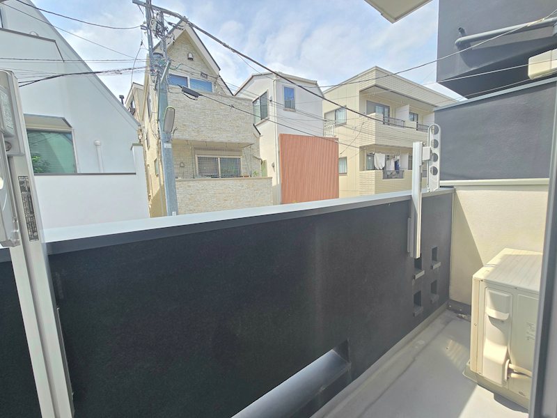 世田谷区奥沢2丁目戸建て ベランダ