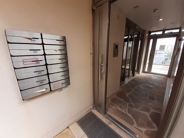 沖縄県沖縄市美原２丁目 エントランス