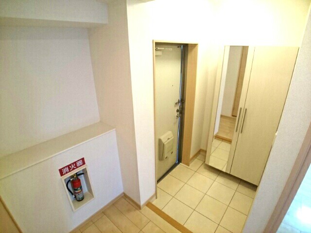 沖縄県那覇市銘苅３丁目 玄関