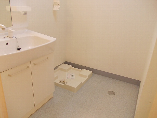 沖縄県中頭郡西原町兼久 洗面所