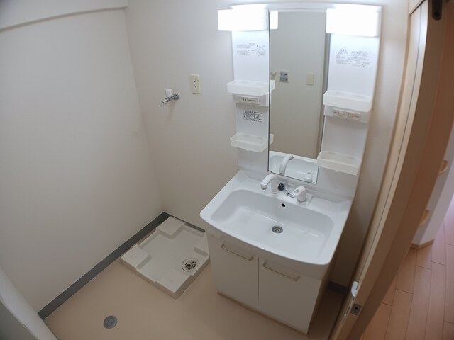沖縄県中頭郡西原町兼久 洗面所
