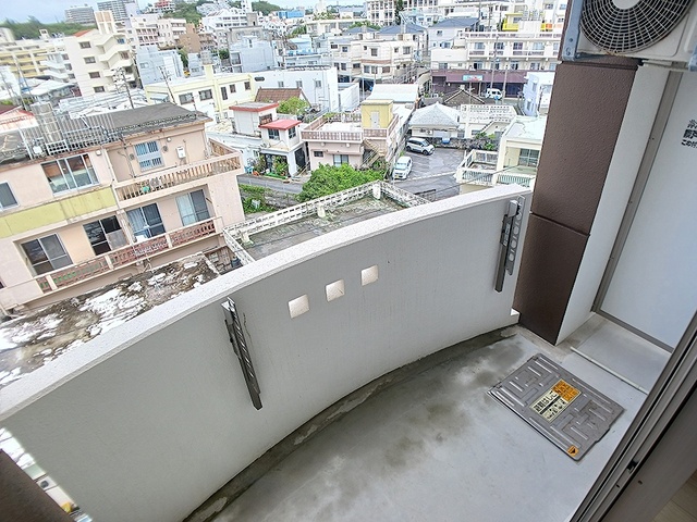 沖縄県浦添市内間４丁目 ベランダ